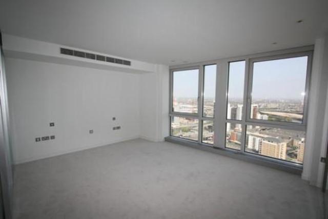  Image of 2 Bedroom Apartment to rent at Fairmount Avenue Ontario Tower Canary Wharf, E14 9UN