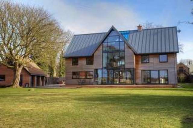  Image of 4 Bedroom Property for sale at Thrigby Road Filby Great Yarmouth, NR29 3HJ