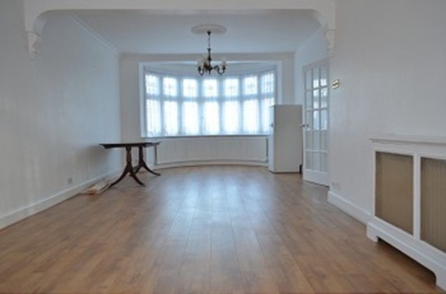  Image of 4 Bedroom Detached to rent at Firs Park Avenue  Winchmore Hill, N21 2PR