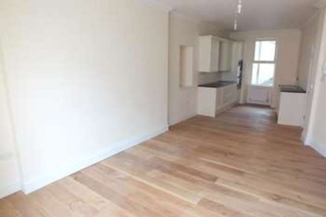  Image of 2 Bedroom Flat for sale at Tenby Pembrokeshire Tenby, SA70 8AA