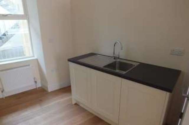  Image of 2 Bedroom Flat for sale at Tenby Pembrokeshire Tenby, SA70 8AA