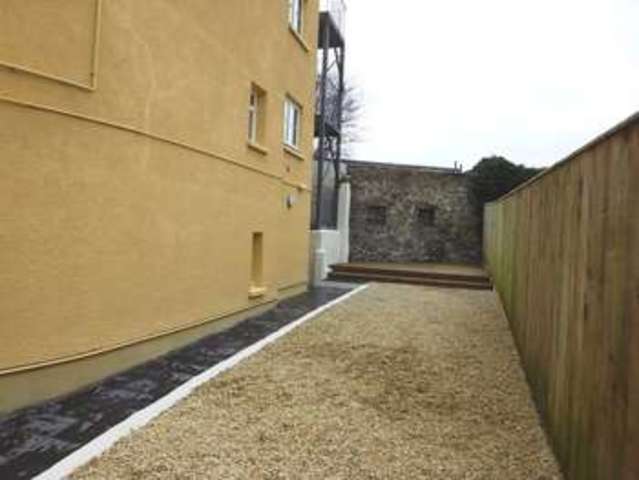  Image of 2 Bedroom Flat for sale at Tenby Pembrokeshire Tenby, SA70 8AA