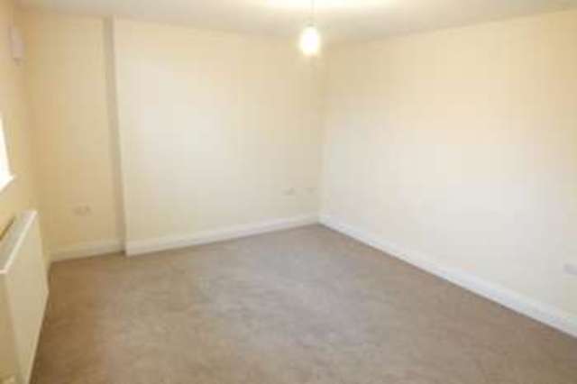  Image of 2 Bedroom Flat for sale at Tenby Pembrokeshire Tenby, SA70 8AA
