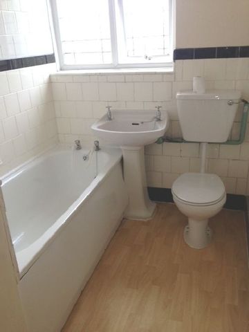 Image of 2 Bedroom House Share to rent at 201 Gibbins Rd West Midlands 201 Gibbins Rd, B29 6NH