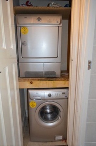  Image of 3 Bedroom Detached to rent at Forestdale  Southgate, N14 7DT