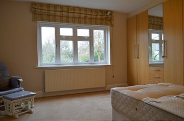  Image of 3 Bedroom Detached to rent at Forestdale  Southgate, N14 7DT