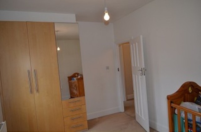  Image of 3 Bedroom Detached to rent at Forestdale  Southgate, N14 7DT