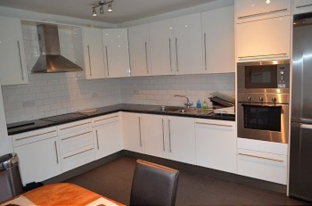  Image of 3 Bedroom Detached to rent at Forestdale  Southgate, N14 7DT
