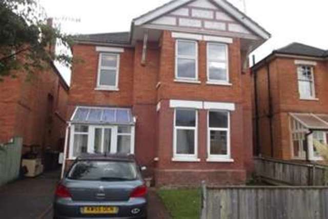  Image of 2 Bedroom Flat to rent at Bournemouth, BH6 5EG