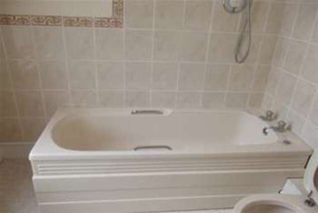  Image of 2 Bedroom Flat to rent at Bournemouth, BH6 5EG