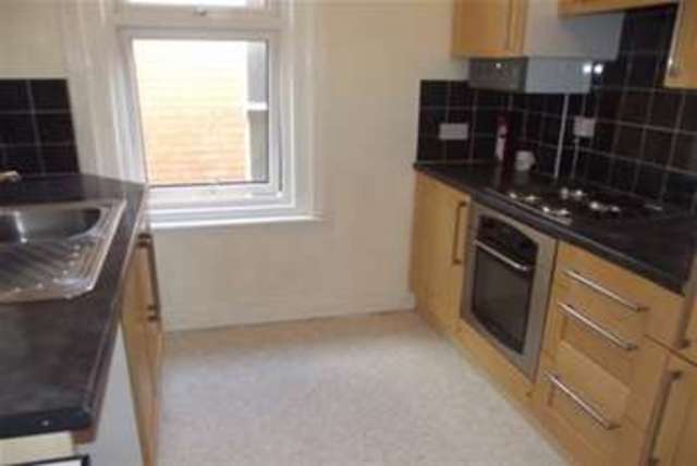 Image of 2 Bedroom Flat to rent at Bournemouth, BH6 5EG