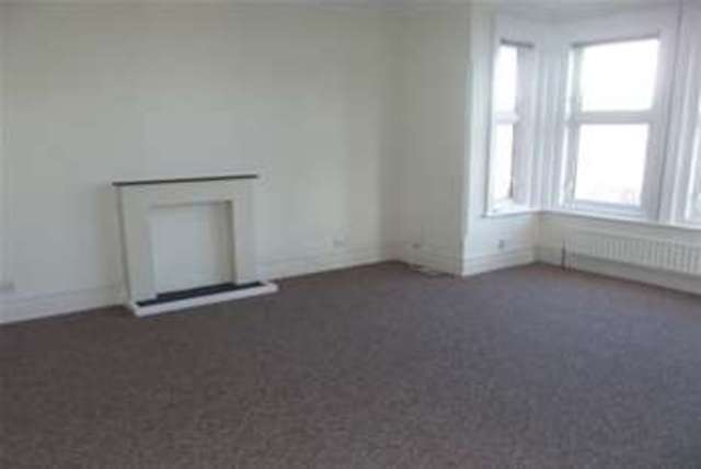  Image of 2 Bedroom Flat to rent at Bournemouth, BH6 5EG