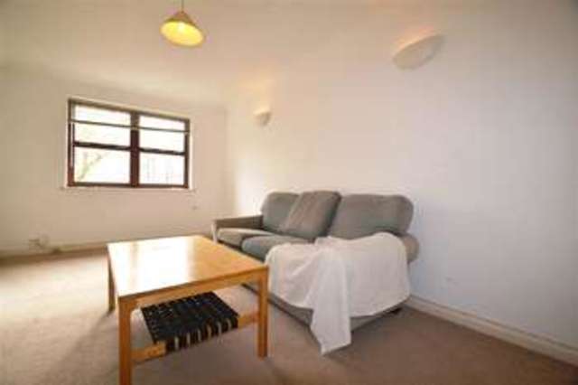  Image of 1 Bedroom Apartment to rent at South Wimbledon, SW19 1PX