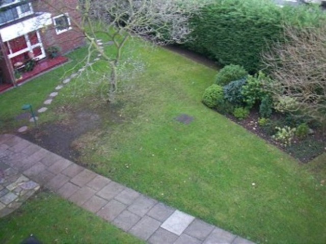  Image of 2 Bedroom Flat to rent at Grange Gardens  Southgate, N14 6QW