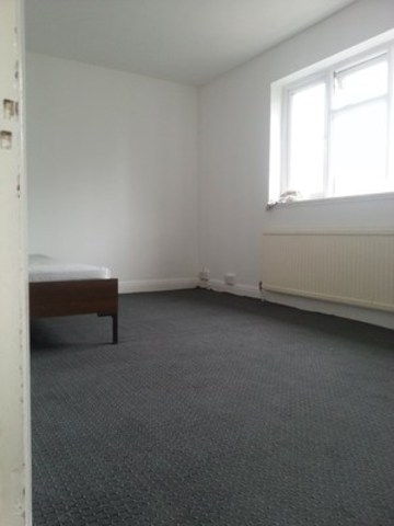  Image of 3 Bedroom End of Terrace to rent at GREATFIELD AVE  EAST HAM, E6 3RU