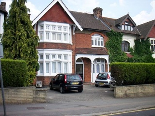  Image of Studio to rent at Green Lanes  Palmers Green, N13 5UE