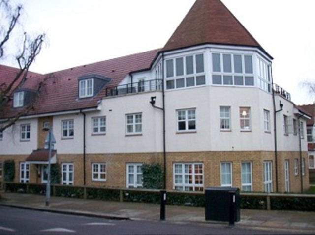  Image of 2 Bedroom Flat to rent at Hannah Court Fox Lane Palmers Green, N13 4AZ