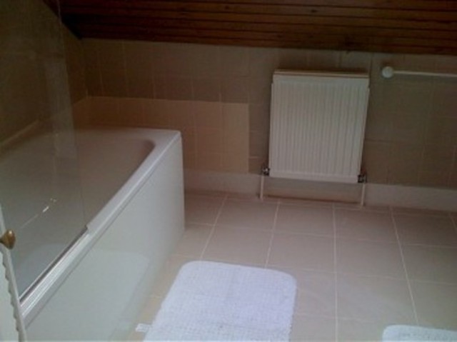 Image of 2 Bedroom Flat to rent at Hardwicke Road  Palmers Green, N13 4SL