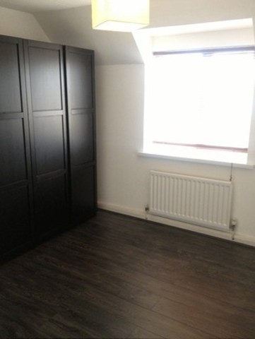  Image of 2 Bedroom Flat to rent at Heathfield Park Drive  Marks Gate, RM6 4FB