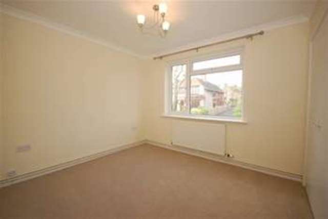  Image of 2 Bedroom Flat to rent at Uckfield, TN22 1DY