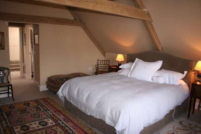  Image of 3 Bedroom Maisonette to rent at High Street  Bruton, BA10 0AH