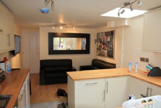  Image of 6 Bedroom House Share to rent at Selly Oak West Midlands Selly Oak, B29 6ES