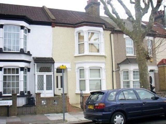  Image of Flat to rent at Junction Road  Edmonton, N9 7JU