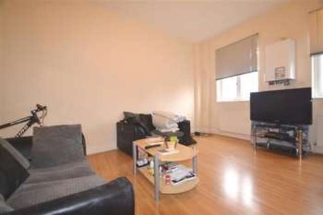  Image of 2 Bedroom Apartment to rent at Raynes Park, SW20 8LX