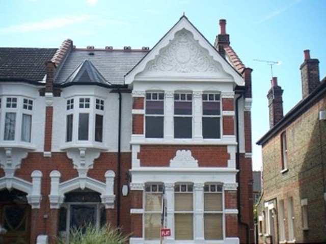 Image of 1 Bedroom House Share to rent at Lakeside Road  Palmers Green, N13 4PR