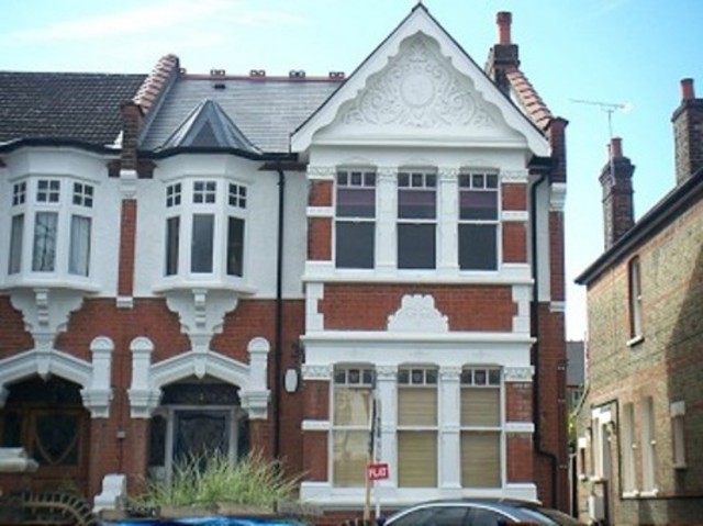  Image of 1 Bedroom House Share to rent at Lakeside Road  Palmers Green, N13 4PR