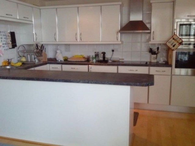  Image of 2 Bedroom Flat to rent at LANGBOURNE PLACE  DOCKLANDS, E14 3WW
