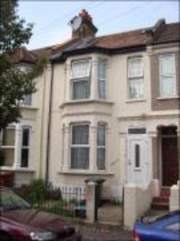  Image of 4 Bedroom Terraced for sale at LESLIE ROAD  Leytonstone, E11 4HF