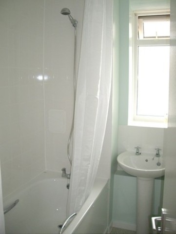  Image of 1 Bedroom Flat for sale at Longbridge Road  Barking, RM8 2DB