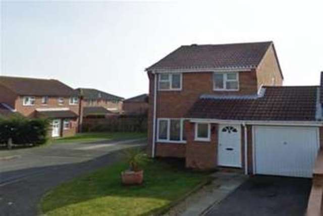  Image of 3 Bedroom Detached to rent at Telscombe Cliffs, BN10 7BG