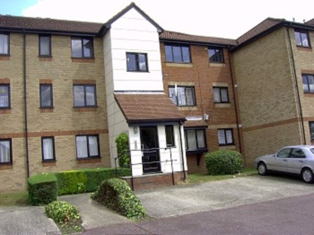  Image of Studio to rent at Magpie Close  Enfield, EN1 4JB