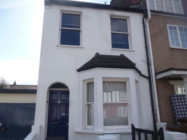  Image of 2 Bedroom Semi-Detached to rent at Manor Road  Walthamstow, E17 5RZ