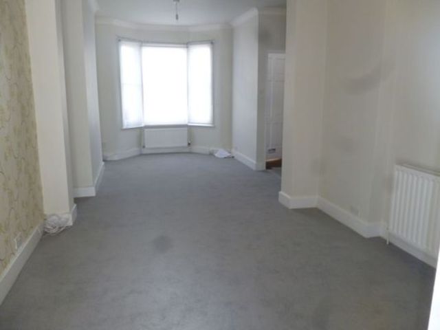  Image of 2 Bedroom Semi-Detached to rent at Manor Road  Walthamstow, E17 5RZ