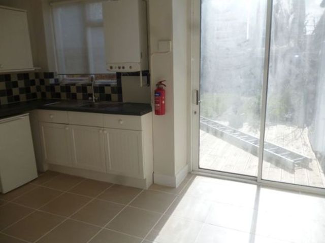  Image of 2 Bedroom Semi-Detached to rent at Manor Road  Walthamstow, E17 5RZ