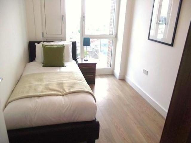  Image of 3 Bedroom Flat for sale at Marner Point Bromley By Bow London, E3 3QB
