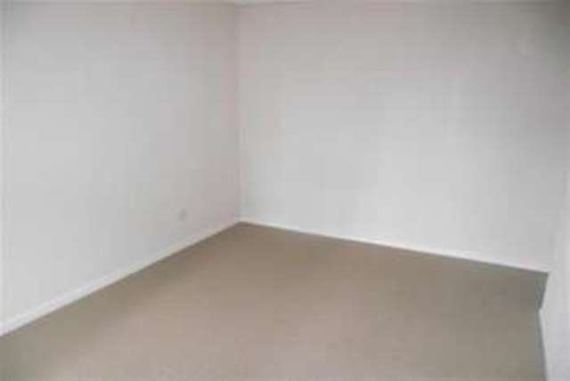  Image of 3 Bedroom Detached to rent at Southampton, SO16 8GR