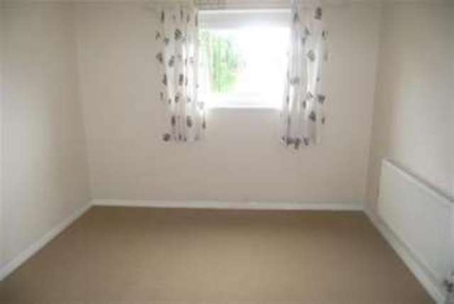  Image of 3 Bedroom Detached to rent at Southampton, SO16 8GR