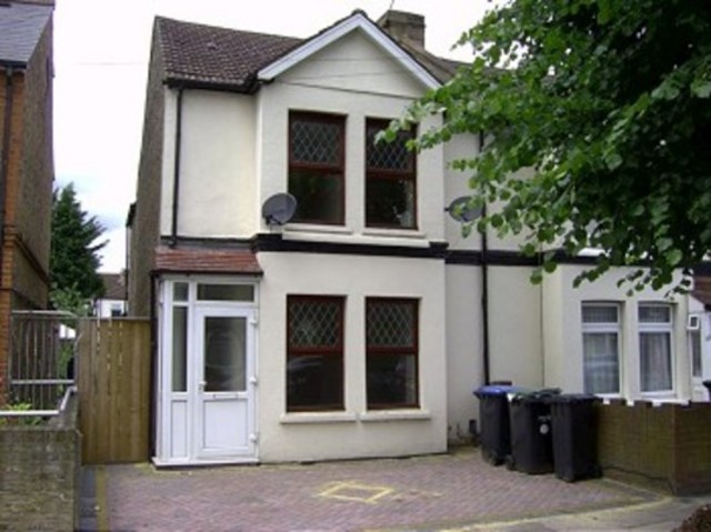  Image of 4 Bedroom End of Terrace to rent at Mayfield Road  Enfield, EN3 7LS