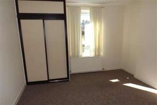  Image of 2 Bedroom Flat to rent at Dundee, DD3 8AD