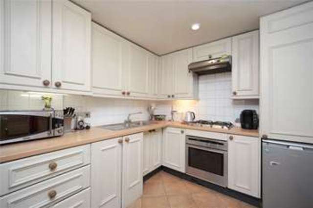 Image of 2 Bedroom Flat to rent at Wandsworth London Earlsfield, SW18 2SL