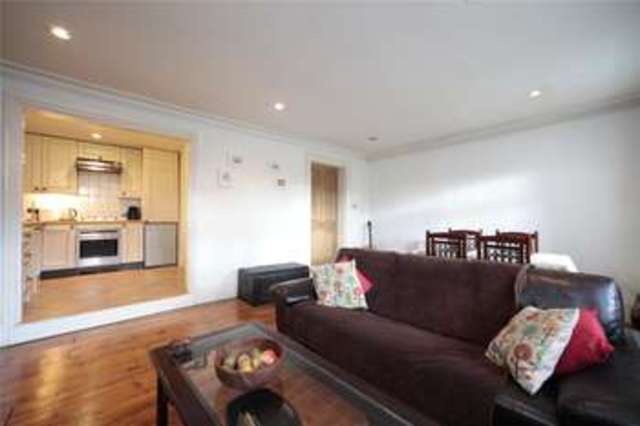  Image of 2 Bedroom Flat to rent at Wandsworth London Earlsfield, SW18 2SL
