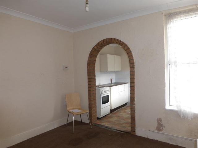  Image of 2 Bedroom End of Terrace for sale at Norwich Road  Lowestoft, NR32 2BH