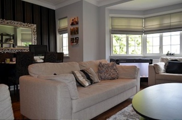  Image of 2 Bedroom Maisonette to rent at Oakwood Close  Southgate, N14 4JY