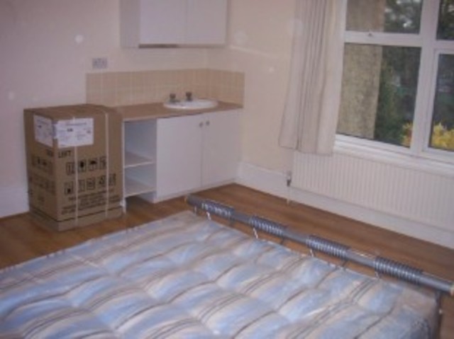  Image of Studio to rent at Old Park Road  London, N13 4RE