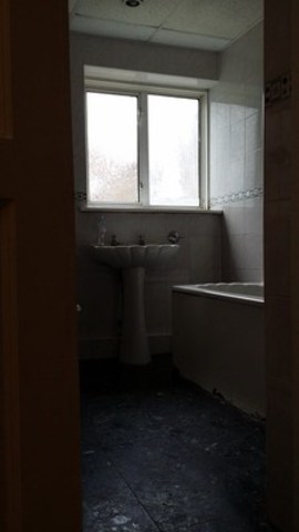  Image of 3 Bedroom Terraced to rent at OVAL ROAD SOUTH  DAGENHAM HEATH, RM10 9DS