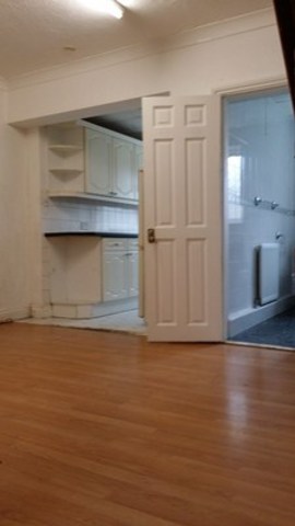  Image of 3 Bedroom Terraced to rent at OVAL ROAD SOUTH  DAGENHAM HEATH, RM10 9DS